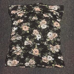 Torrid size 2 Black Floral Stretchy Pencil Skirt